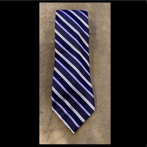 Chaps men’s silk tie.